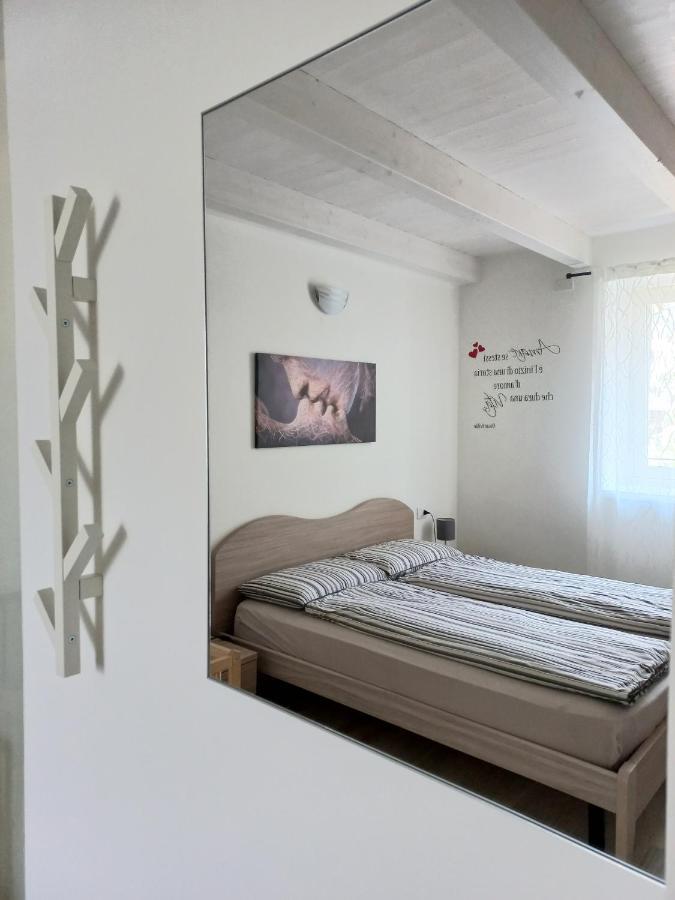 Apartamento La Casa Di Virginia Arco Exterior foto